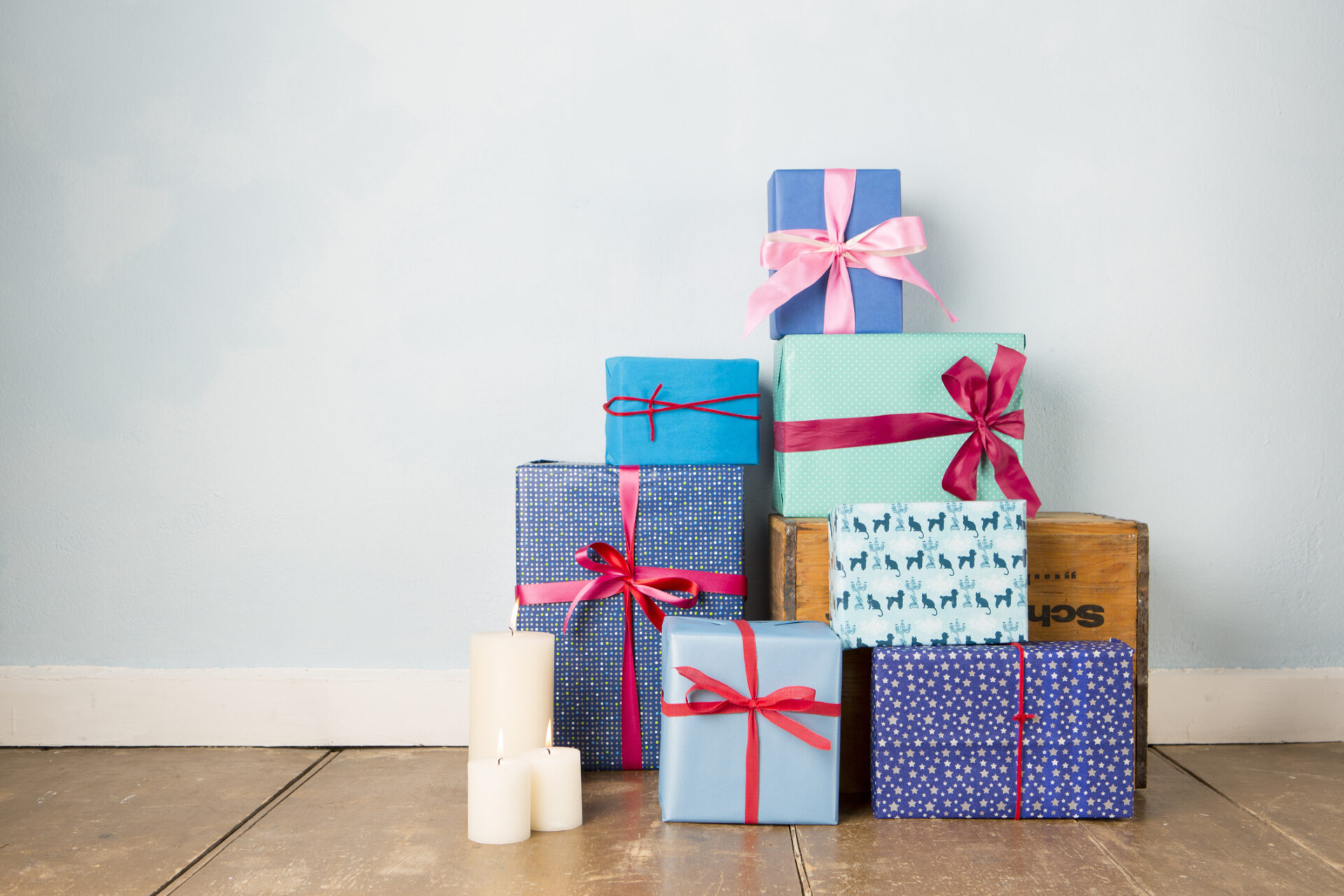 20 Corporate Gift Ideas for Employees on a Budget